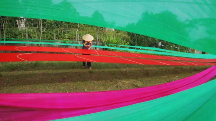 Hướng Dẫn Mua Vải Lụa Trơn Chất Lượng Cho Áo Dài Hoàn Hảo