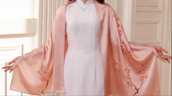 Khăn Lụa Tơ Tằm Nha Xá - Bí Quyết Phối Đồ Với Áo Dài