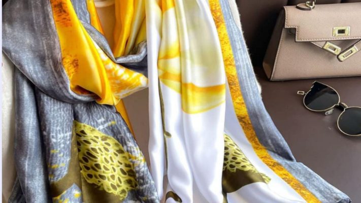 Khăn Choàng Lụa Tơ Tằm: Phụ Kiện Hoàn Hảo Cho Áo Dài