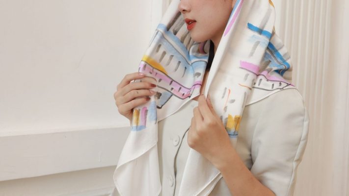 Khăn Quàng Cổ Lụa Tơ Tằm - Phong Cách Sang Trọng Với Áo Dài
