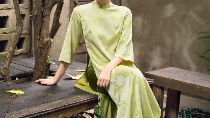 Vải Lụa Hoa: Bí Quyết Tạo Nên Áo Dài Thanh Lịch