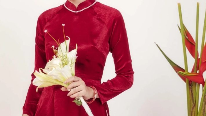 Mẹo Chọn Vải Lụa Trơn Nha Xá Cho Áo Dài Cưới Đẹp Lung Linh