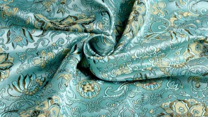 Áo Dài Lụa Tơ Tằm Cao Cấp: Sự Lựa Chọn Tinh Tế Cho Phái Đẹp