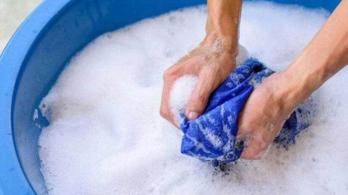 Cách Giặt Áo Dài Lụa Tơ Tằm Đúng Chuẩn Giữ Form Dáng