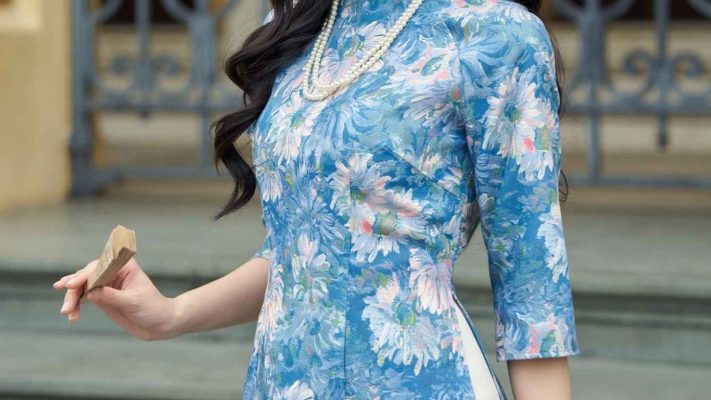 Áo Dài Hoa Nhí May Sẵn: Phong Cách Dịu Dàng, Nữ Tính