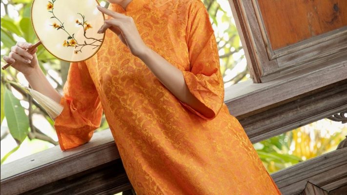 Áo Dài Lụa Tơ Tằm Màu Cam: Sắc Màu Nổi Bật Cho Mọi Sự Kiện