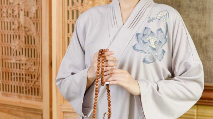 Pháp Phục Tăng Ni – Chất Liệu Lụa Tơ Tằm Tinh Xảo