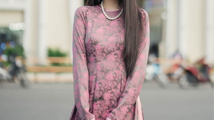 Áo Dài Lụa Gấm: Sự Kết Hợp Hoàn Hảo Giữa Truyền Thống Và Hiện Đại