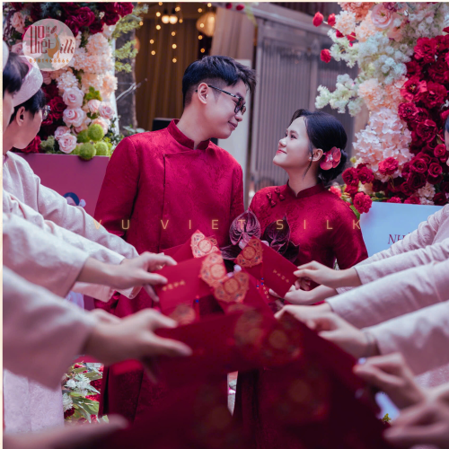 Áo dài cô dâu lụa tơ tằm Nha Xá – Nét đẹp truyền thống trong ngày trọng đại